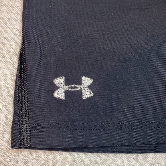 Under Armour High Waisted Compression Shorts - Picture 8 of 8